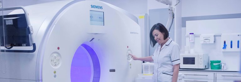 CT scanner and radiographer